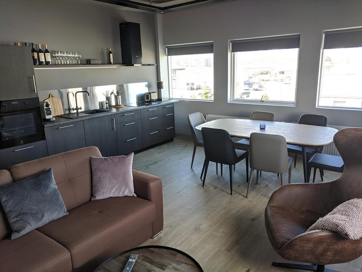 Boutique By The Harbour - Apartments 207 อาคูเรย์รี ภายนอก รูปภาพ